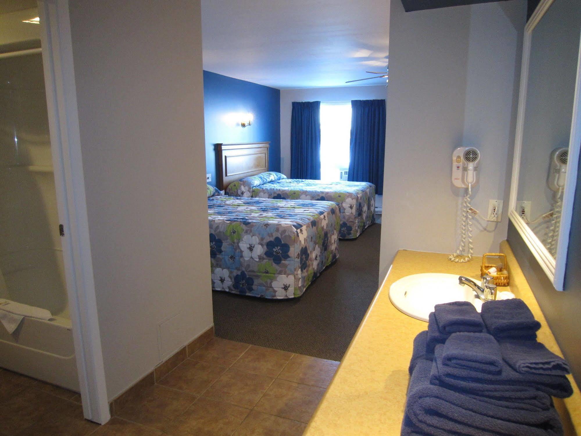 Hotel Motel Le Quiet Lac-Mégantic Dış mekan fotoğraf